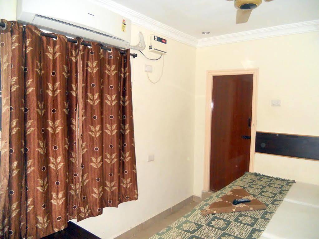 Hotel Sahasra Residency Tirupati Eksteriør billede