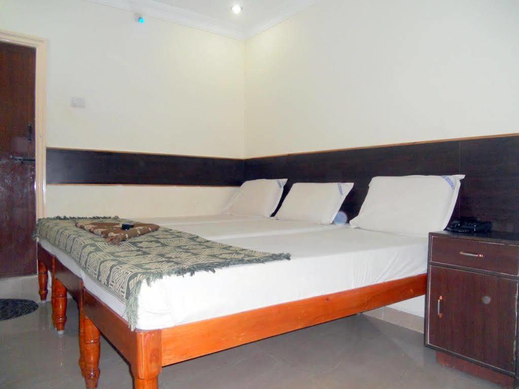Hotel Sahasra Residency Tirupati Eksteriør billede