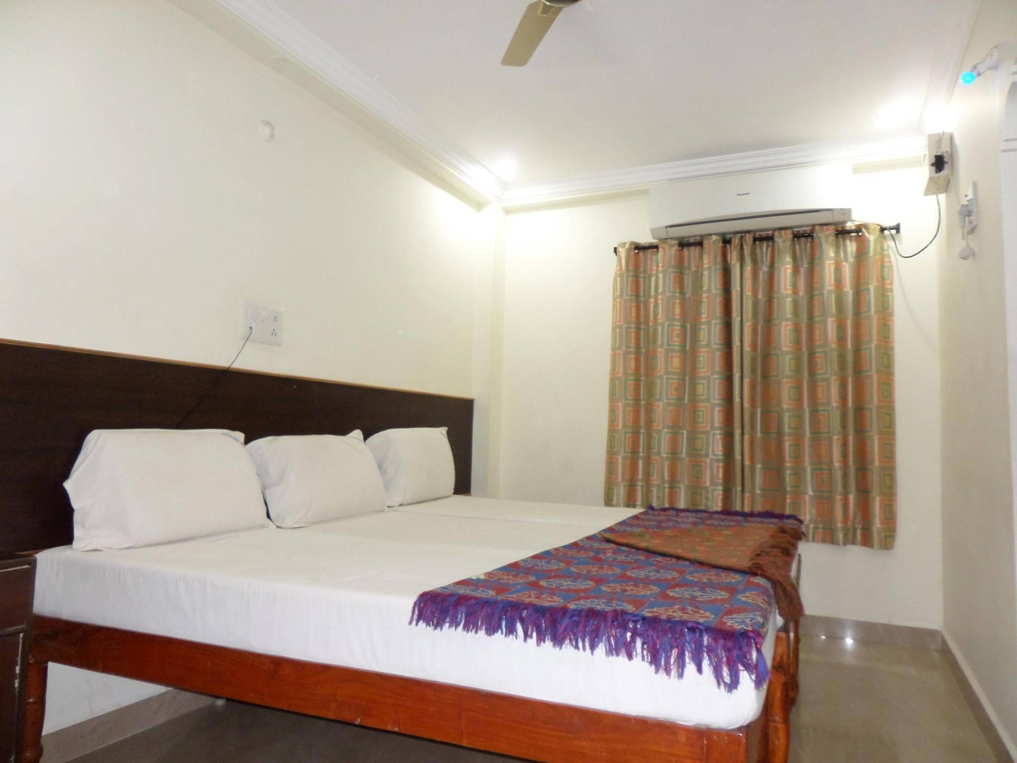 Hotel Sahasra Residency Tirupati Eksteriør billede