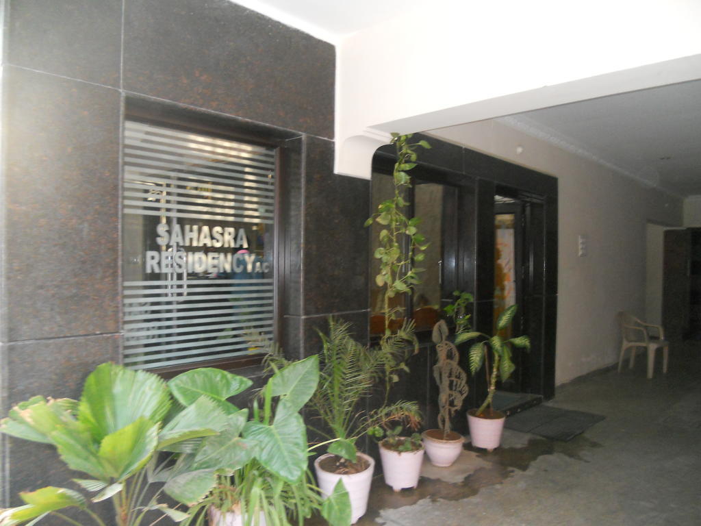 Hotel Sahasra Residency Tirupati Eksteriør billede